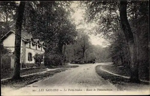 Ak Les Sablons Seine et Marne, La Porte Nadon, Route de Fontainebleau