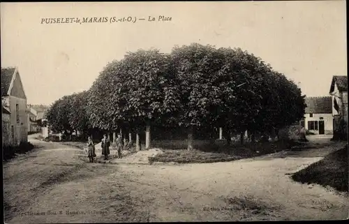 Ak Puiselet le Marais Essonne, La Place