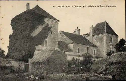 Ak Jouancy Yonne, Le Château, La Cour d´Honneur