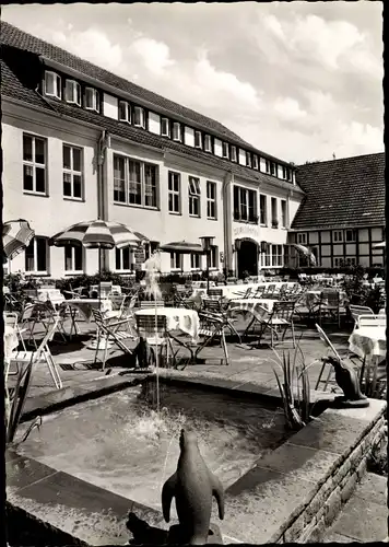 Ak Steinhagen in Westfalen, Berghotel Quellental, Terrasse, An der Reichsstraße Bielefeld Halle