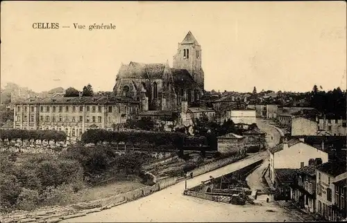 Ak Celles sur Belle Deux Sevres, L´Église et l´Abbaye, Vue Générale