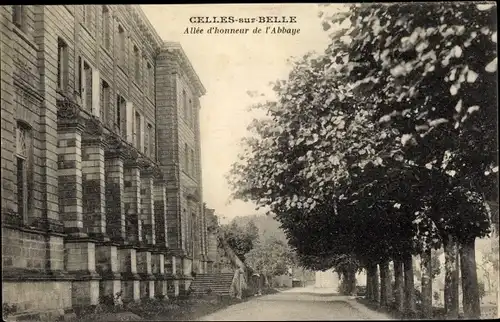 Ak Celles sur Belle Deux Sevres, Allée d´Honneur de l´Abbaye