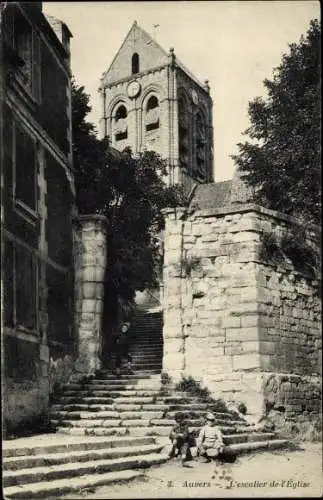 Ak Auvers sur Oise Val d'Oise, L'escalier de l'Eglise