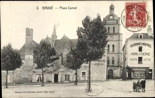 Ak Baugé Maine et Loire, Place Carnot, Commerces