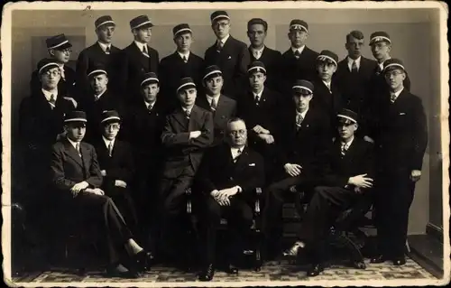 Studentika Foto Ak Gruppenfoto von Studenten