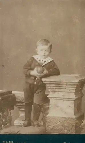 Carte de Visite Junge mit Spielzeug, Portrait, Fotograf Th. Plappert Salzgitter