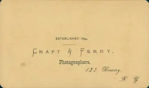 Carte de Visite Mann im Anzug mit Fliege, Portrait, Fotograf Craft & Ferry, 132 Bowery New York