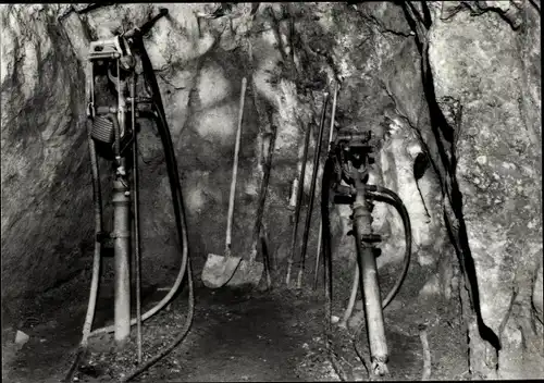 Ak Altenberg Erzgebirge, Bergbaumuseum, Vortriebsort mit Gezähe
