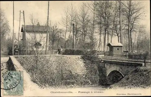 Ak Chaintreauville Seine et Marne, Passage à Niveau