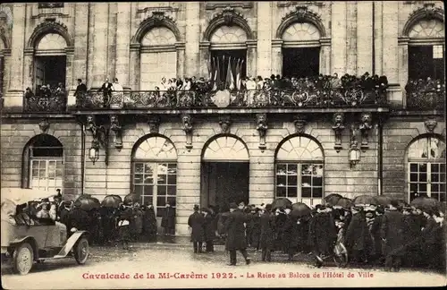 Ak Nancy Meurthe et Moselle, Cavalcade de la Mi-Carême 1922, Reine au Balcon de l´Hôtel de Ville