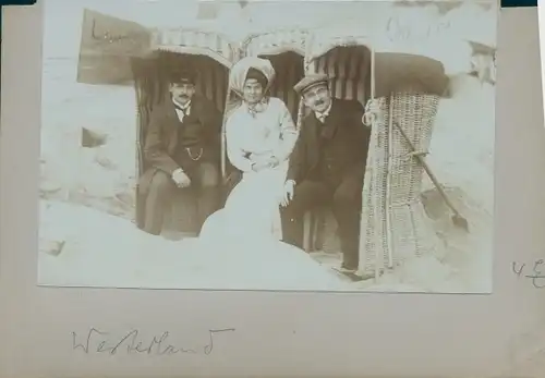 Kabinett Foto Westerland auf Sylt, Strandbesucher, Gruppenbild, Strandkörbe, Sandburg