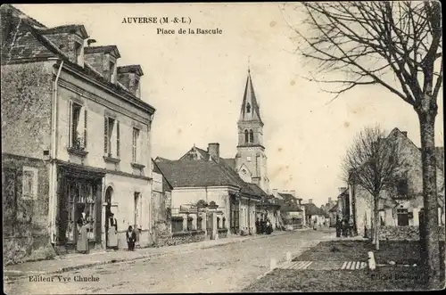 Ak Auverse Maine-et-Loire, Place de la Bascule