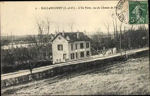 Ak Ballancourt Essonne, L´Île Verte, vue du Chemin de Fer