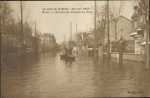 Ak Rueil Hauts-de-Seine, Crue de la Seine de Janvier 1910, Avenue du Chemin de Fer