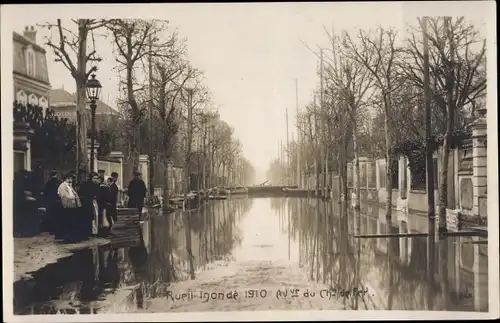 Ak Rueil Hauts-de-Seine, Inondé en 1910, Avenue du Chemin de Fer