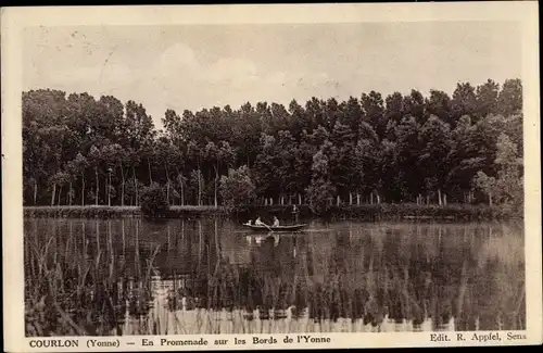 Ak Courlon Yonne, En Promenade sur les Bords de l´Yonne, Barque