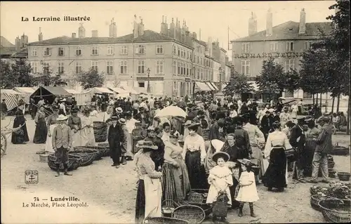 Ak Luneville Meurthe et Moselle, Marché Place Léopold