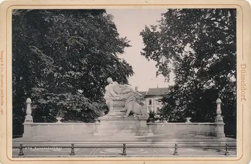 Kabinett Foto Düsseldorf am Rhein, Kriegerdenkmal