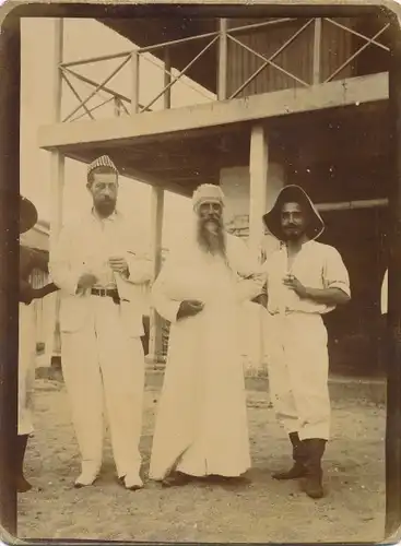 Kabinett Foto Missionare mit Einheimischen, Gruppenbild