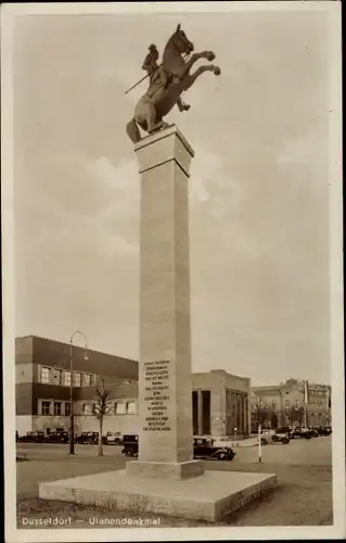 Ak Düsseldorf am Rhein, Ulanendenkmal, Totalansicht