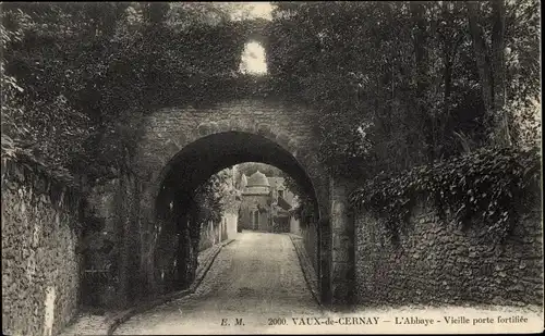 Ak Vaux de Cernay Yvelines, L´Abbaye, Vieille Porte Fortifiée