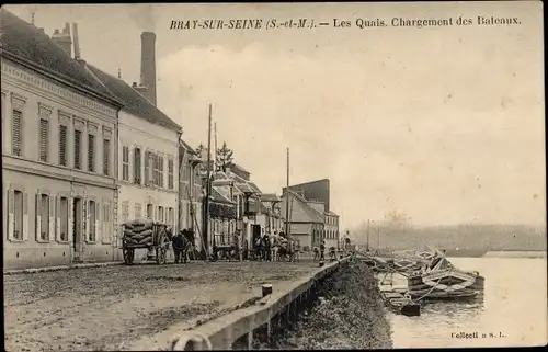 Ak Bray sur Seine Seine et Marne, Les Quais et le Chargement des Bateaux