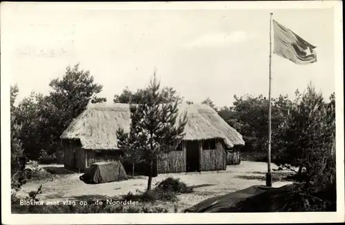 Ak Dwingeloo Drenthe Niederlande, Blokhuis met vlag op de Noordster, Kamp