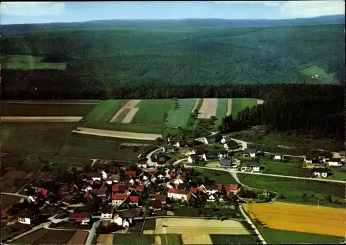 Ak Hasselberg in Schleswig Holstein, Fliegeraufnahme vom Ort, Gasthof Zum Hirschen