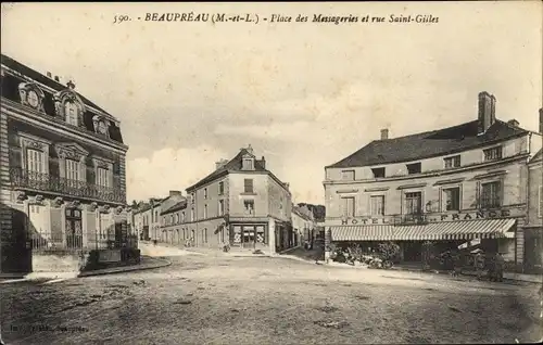Ak Beaupreau Maine et Loire, Place des Messageries et Rue Saint Giles