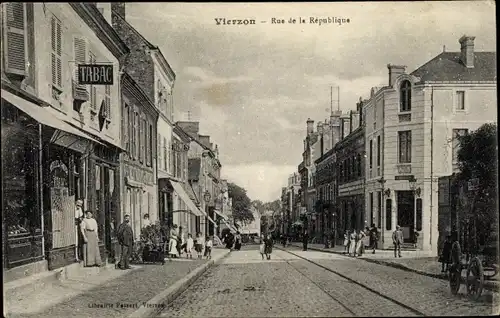 Ak Vierzon Cher, Rue de la République, Tabac