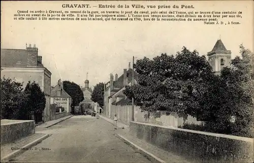 Ak Cravant Yonne, Entree de la Ville, vue prise du Pont