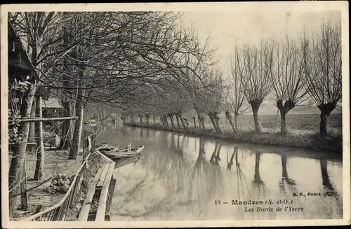 Ak Mandres Val de Marne, Les Bords de l´Yerre