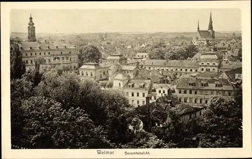 Ak Weimar in Thüringen, Gesamtansicht vom Ort, Kirchturm