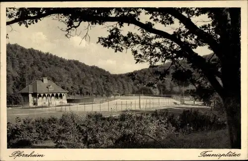 Ak Pforzheim im Schwarzwald, Tennisplätze mit Gebäude, Wald