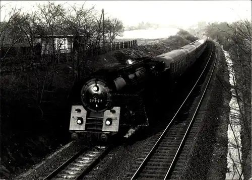 Ak Eisenbahn, Lokomotive des Bw Berlin Ostbahnhof mit D 925