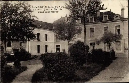 Ak Saint Martin de la Place Maine et Loire, La Bairie, Cour d'honneur