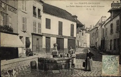 Ak La Ferté Gaucher Seine et Marne, Le Petit Bassin et rue Saint Nicaise