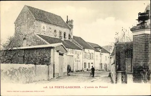 Ak La Ferté Gaucher Seine et Marne, L'entrée du Prieuré