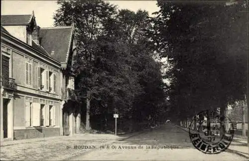 Ak Houdan Yvelines, Avenue de la Republique