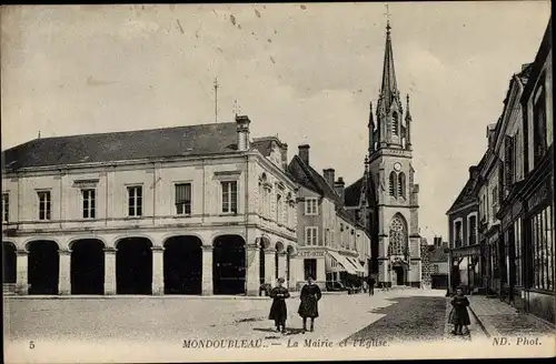 Ak Mondoubleau Loir et Cher, La Mairie et L´Église