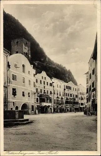 Ak Rattenberg in Tirol, Ortspartie mit Brunnen, Unterkunftshaus Holzalpe