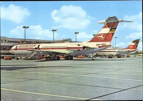 Ak Schönefeld, Flughafen, Interflug, IL 62 vor der neuen Passagierabfertigung