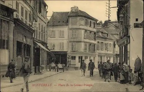 Ak Montereau Seine et Marne, Place de la Grosse Pompe, Commerces