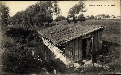Ak Thieux Seine et Marne, Le Lavoir