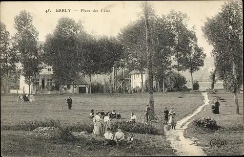 Ak Esbly Seine et Marne, Place des Fêtes