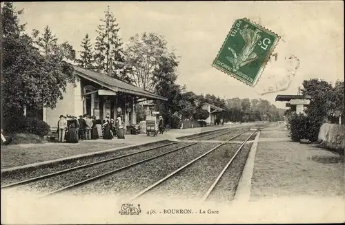 Ak Bourron Seine et Marne, La Gare