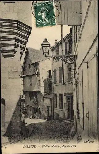 Ak Saumur Maine et Loire, Vieilles Maisons, Rue du Fort