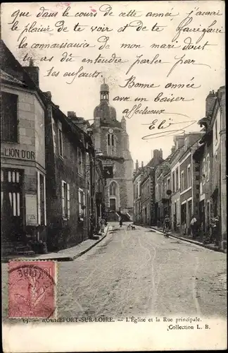 Ak Rochefort sur Loire Maine et Loire, L'Eglise et la Rue principale