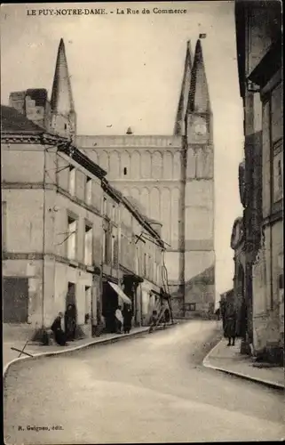 Ak Le Puy Notre Dame Maine et Loire, La Rue du Commerce