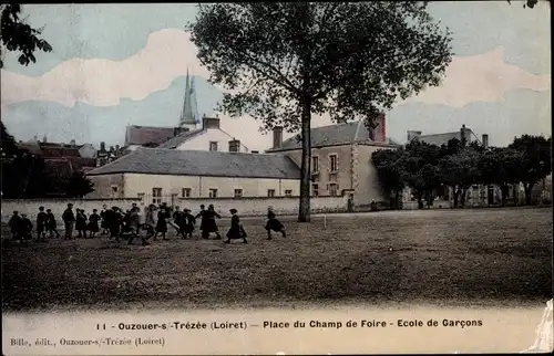 Ak Ouzouer sur Trézée Loiret, Place du Champ de Foire, Ecole de Garcons